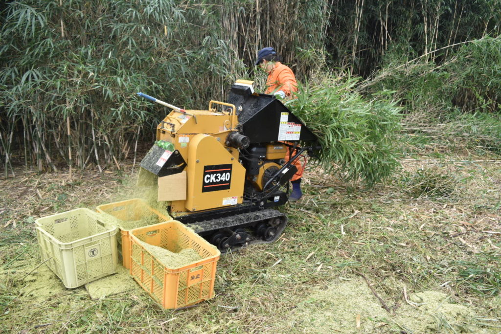 竹の粉砕　資源活用